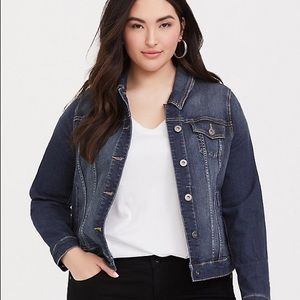 DENIM JACKET - MEDIUM WASH